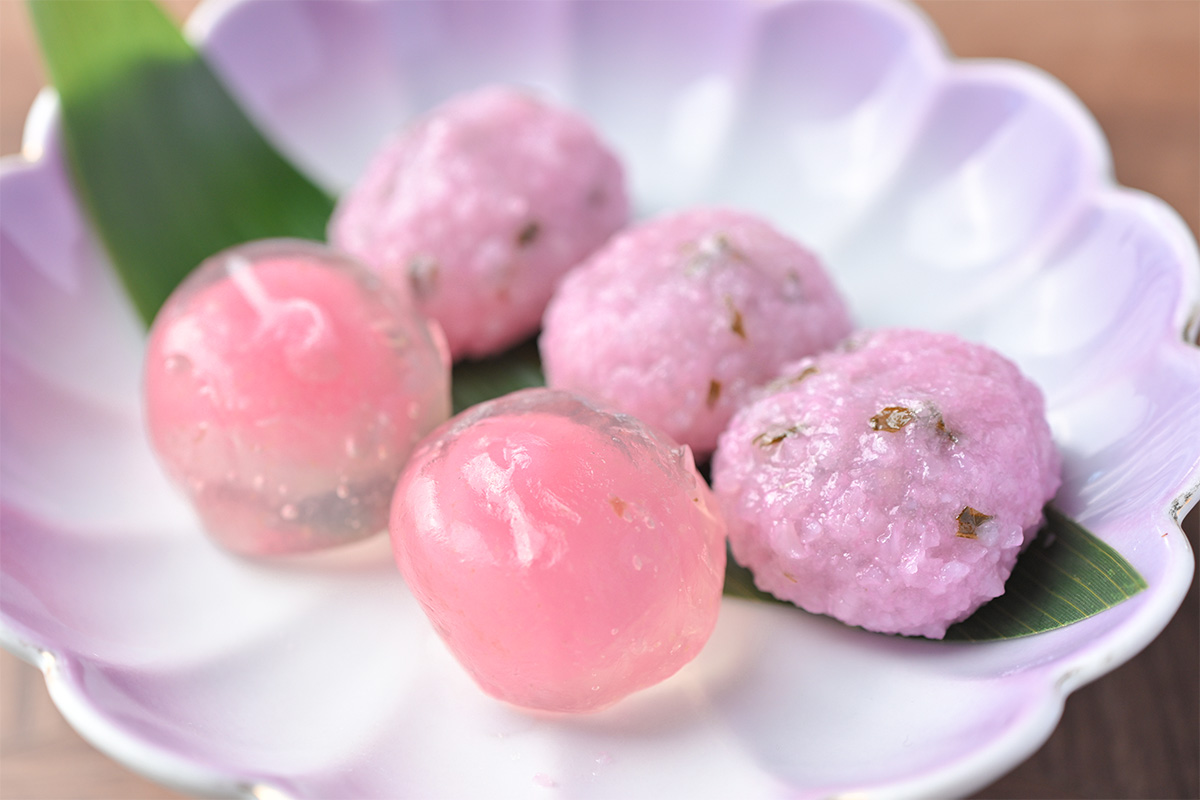 ミニ桜餅とミニさくらわらび